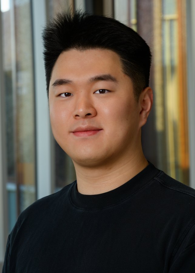 Zikang Hou